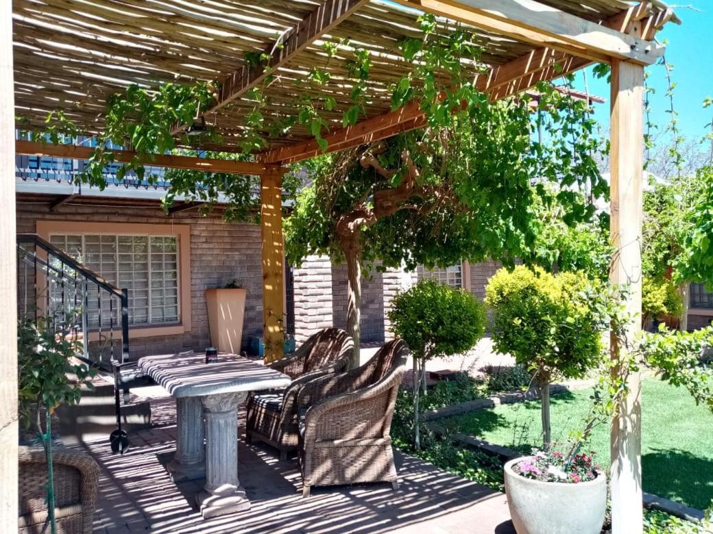 Wisteria Lane Guesthouse Postmasburg Екстер'єр фото