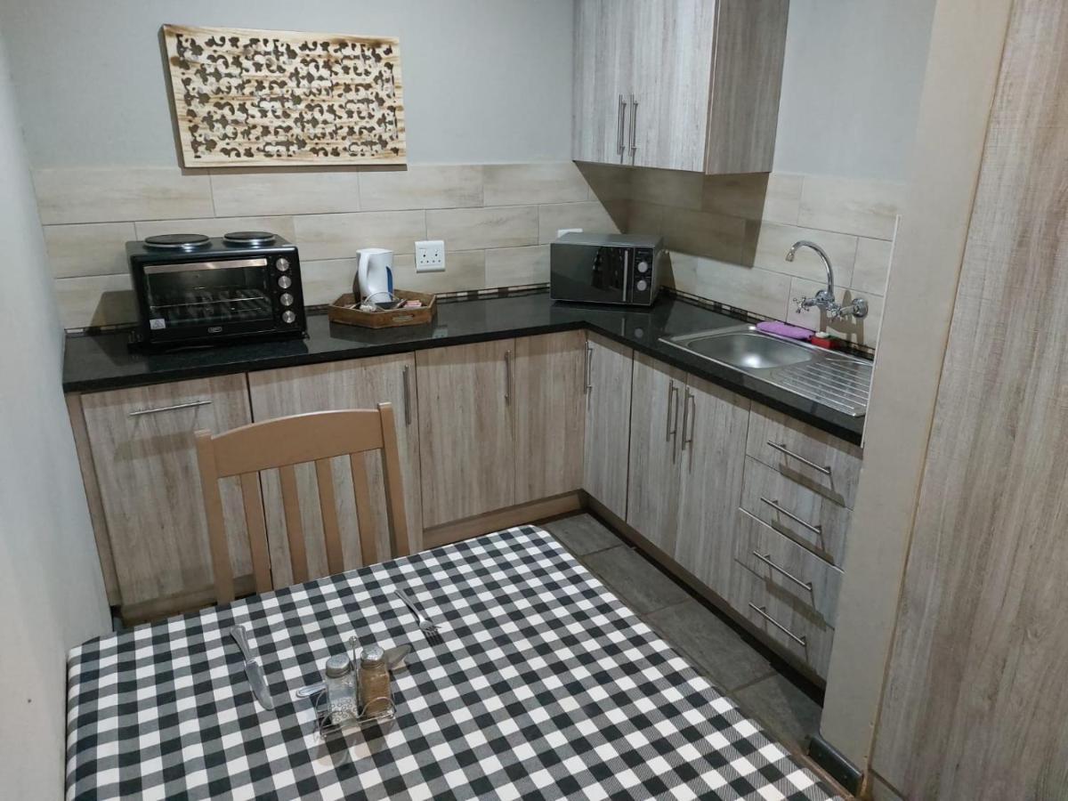 Wisteria Lane Guesthouse Postmasburg Екстер'єр фото