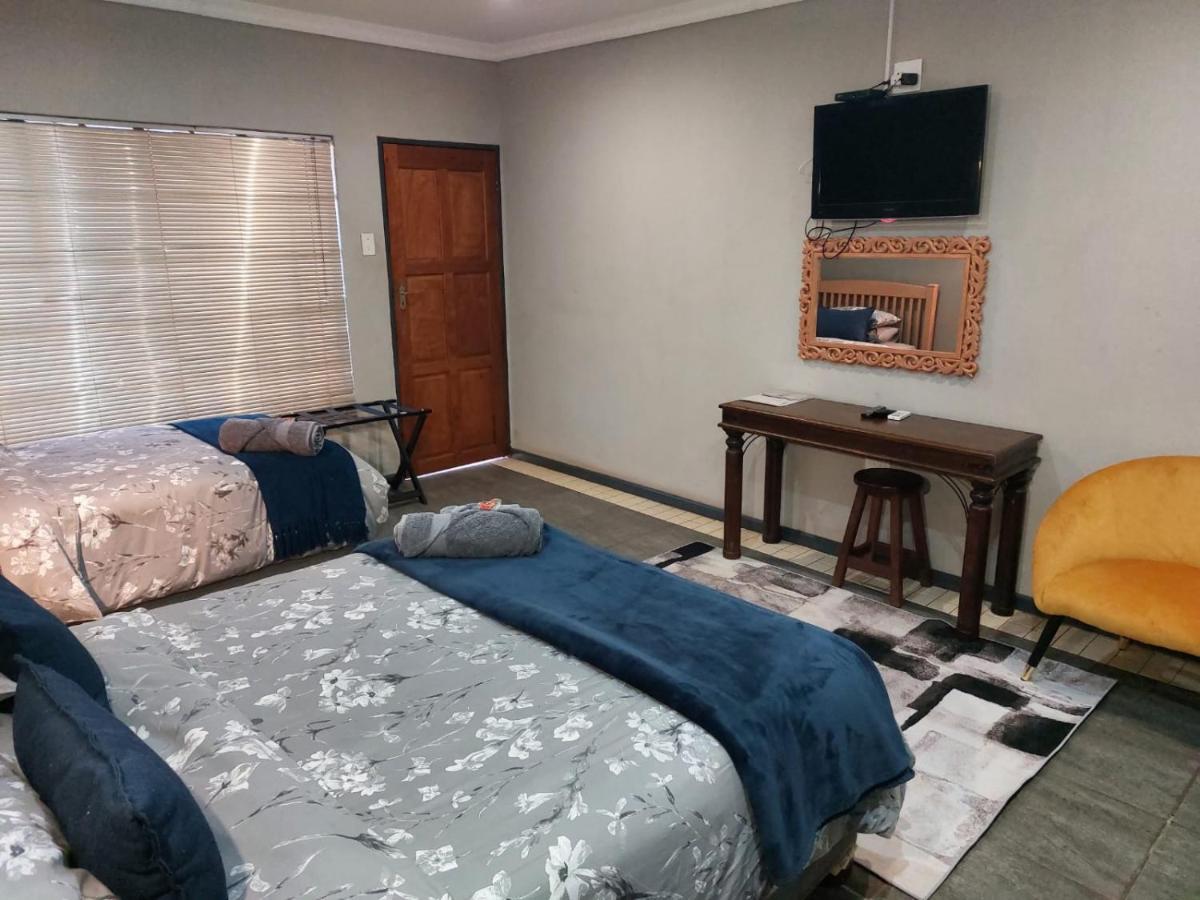 Wisteria Lane Guesthouse Postmasburg Екстер'єр фото