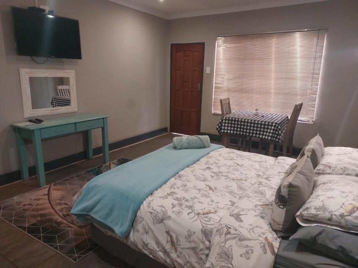 Wisteria Lane Guesthouse Postmasburg Екстер'єр фото