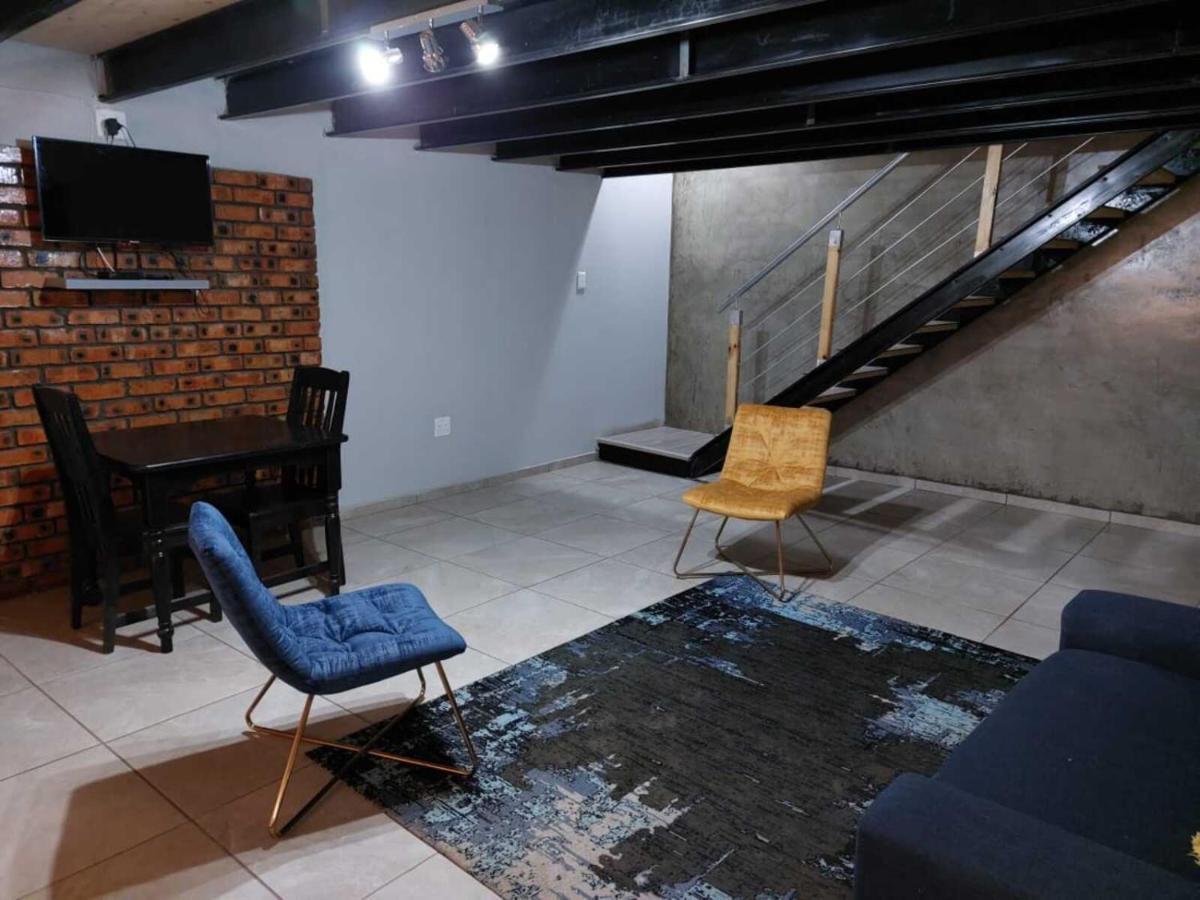 Wisteria Lane Guesthouse Postmasburg Екстер'єр фото