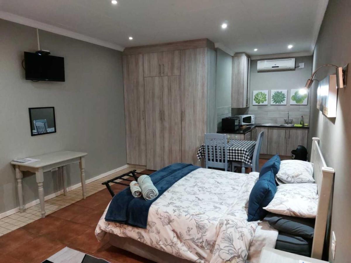 Wisteria Lane Guesthouse Postmasburg Екстер'єр фото