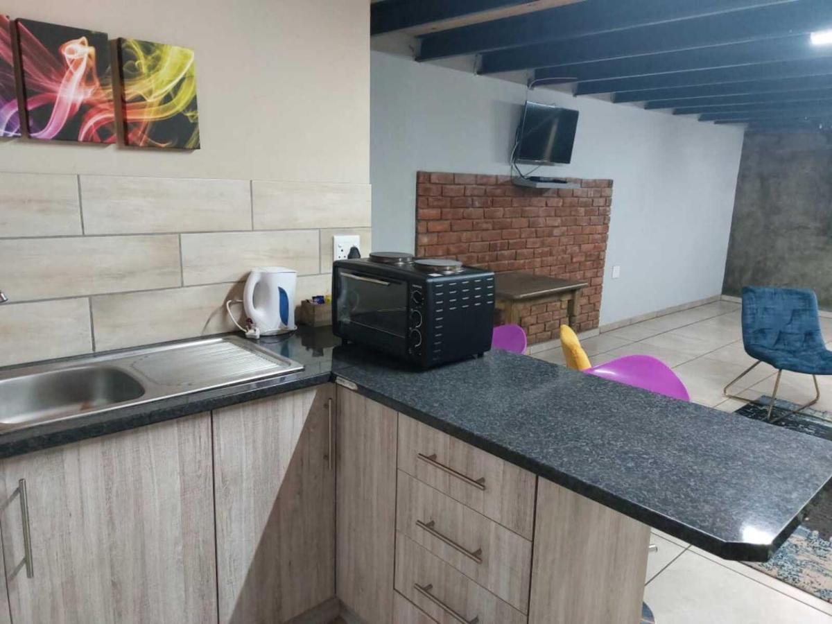 Wisteria Lane Guesthouse Postmasburg Екстер'єр фото