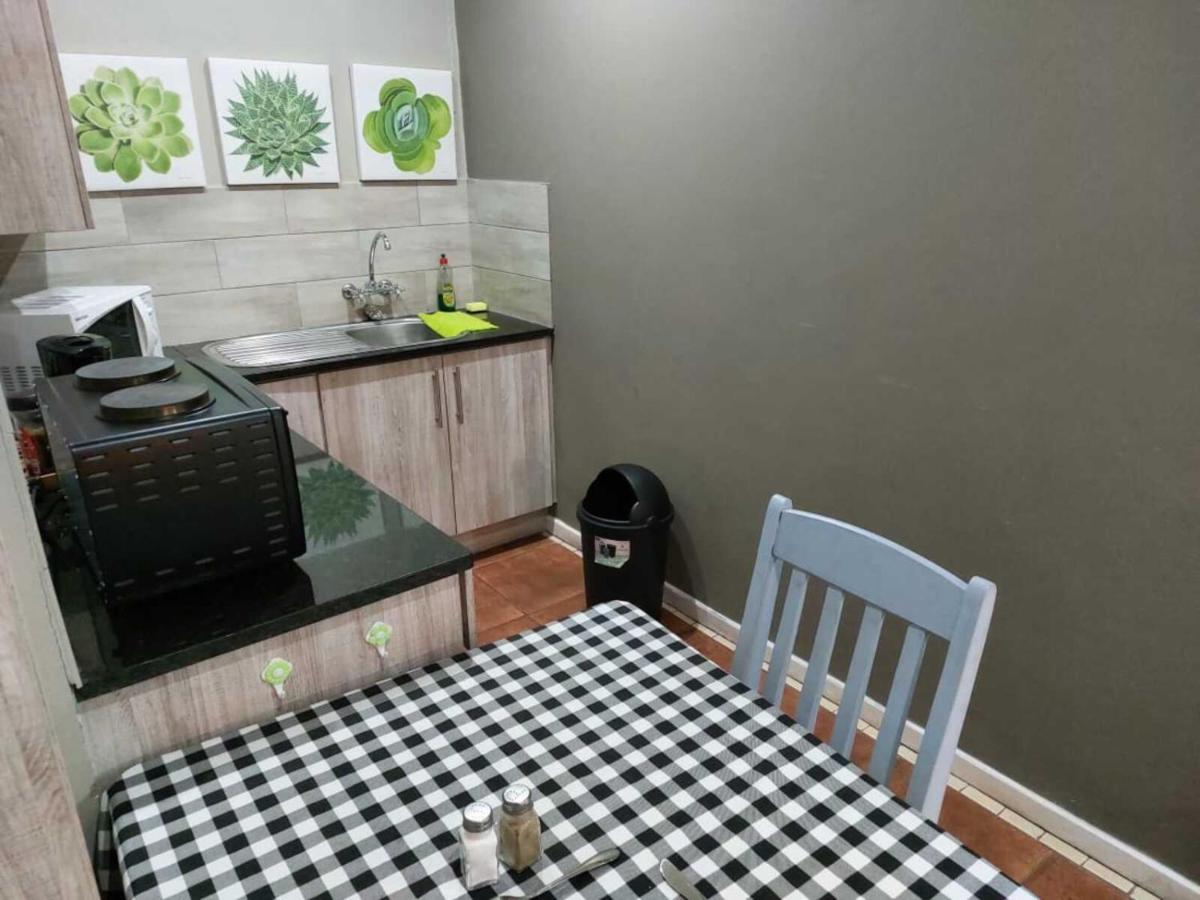 Wisteria Lane Guesthouse Postmasburg Екстер'єр фото