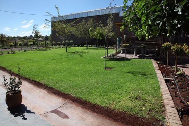 Wisteria Lane Guesthouse Postmasburg Екстер'єр фото